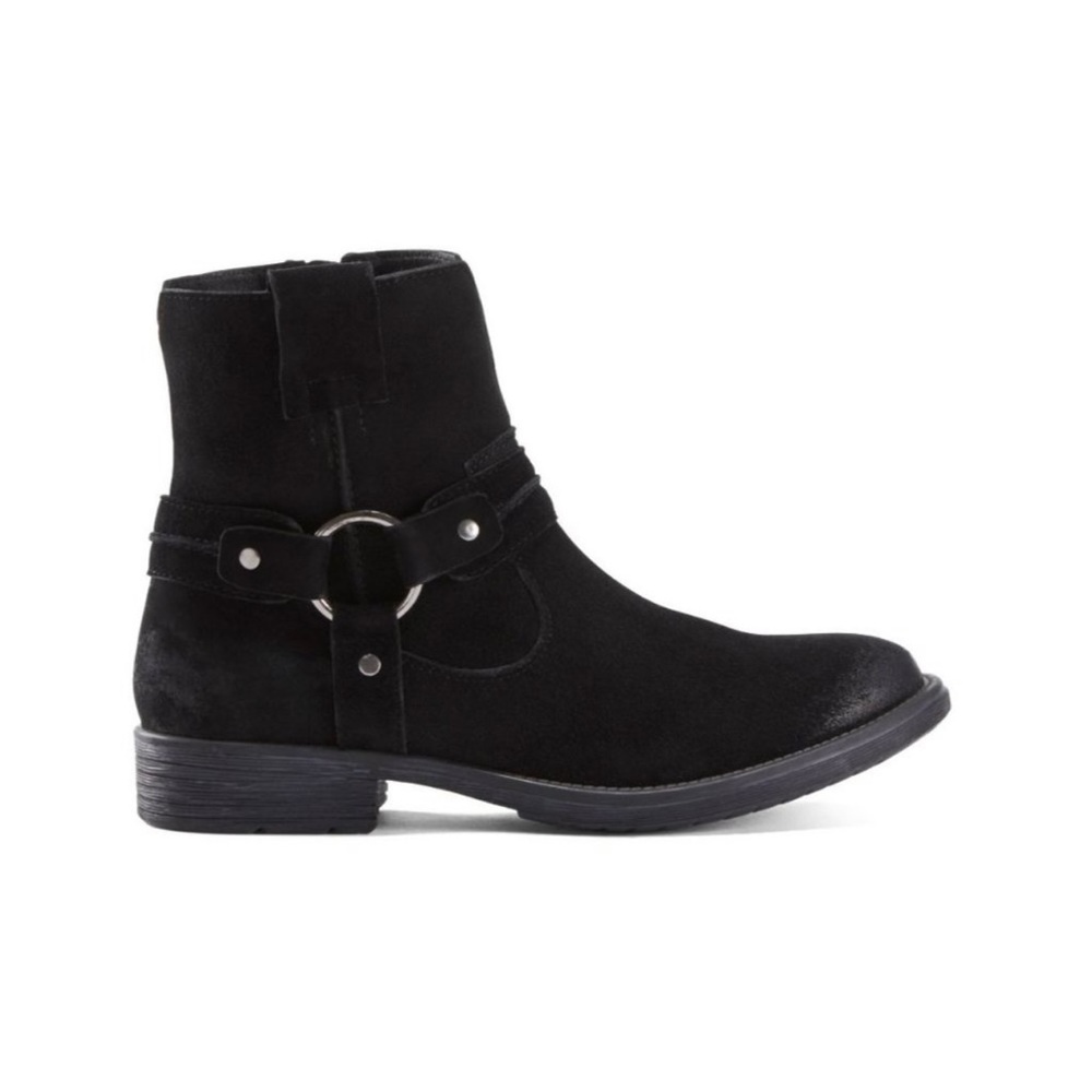 New in box Earth ash everglade black boots. Size 8.